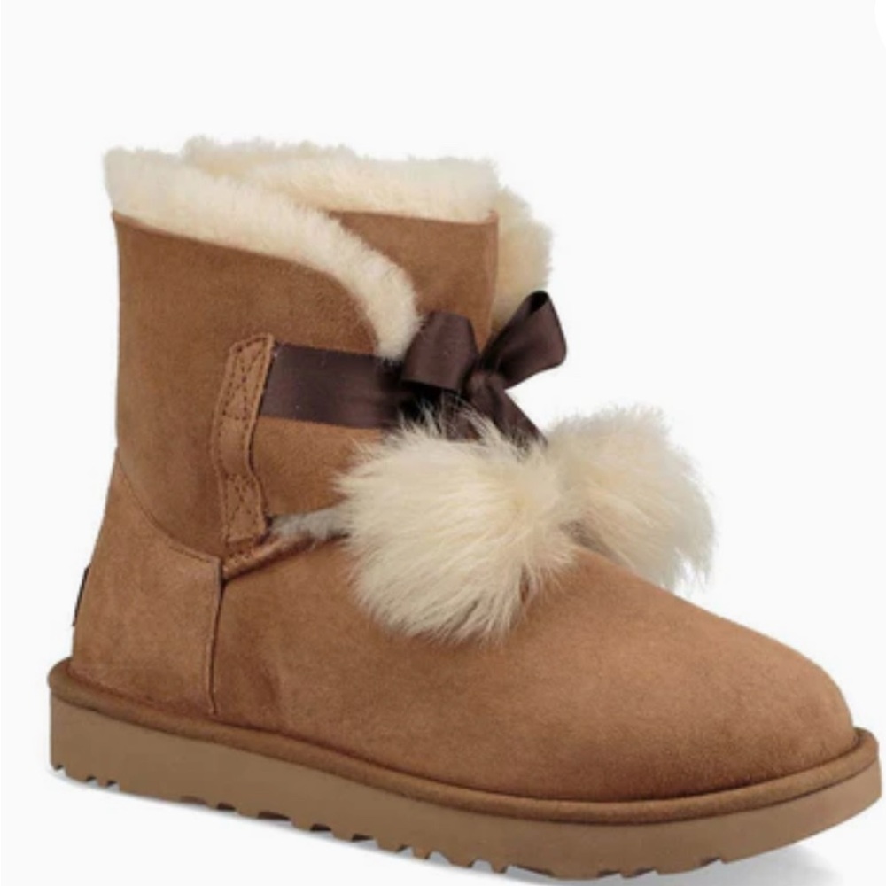 New with Defects WMNS UGG Gita Snow Boots 1018517 Chestnut Size 7 Sold Out